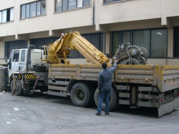 Titan pedal taşınması.