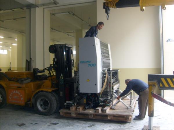 Güzel sanatlar matbaasına gelen Roland 705 indirilmesi.