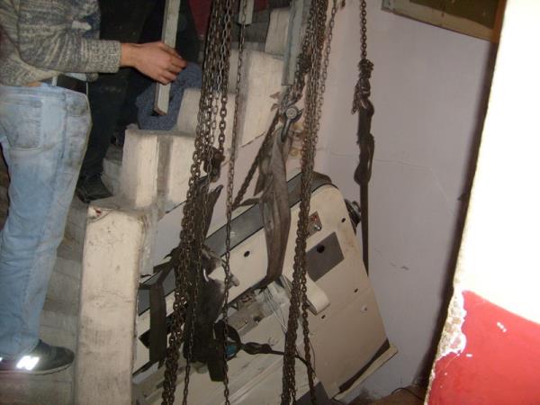 85 cm aybakarın bodrum kata indirilmesi.