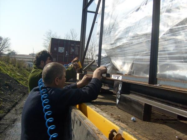 Ryobi sandık sökümü havalı tabanca ile.