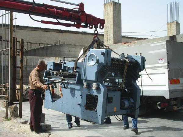 Kırım katlama makinasının taşınması.