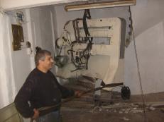 85 cm aybakar&#305;n bodrum kata indirilmesi.