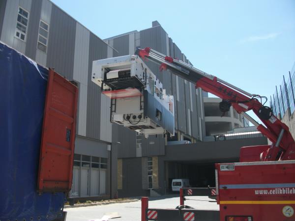 18 ton vinçle indirilmesi.