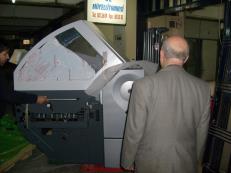 G&#246;khan m&#252;cellite gelen k&#305;r&#305;m makinas&#305;n&#305;n indirilmesi.