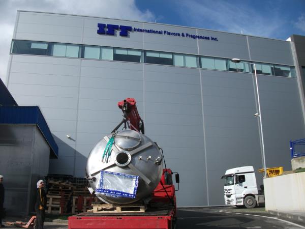 IFF Aroma Fabrikasında Yapılan Vinçli Taşıma