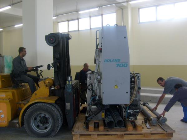 Güzel sanatlar matbaasına gelen Roland 705 indirilmesi.